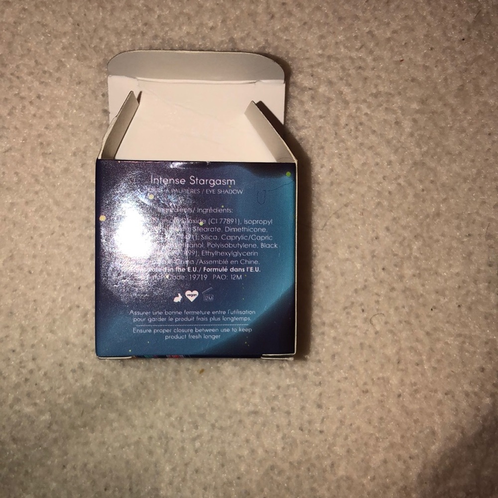 $5/30 New in box SPACE CASE cosmetic eye shadow - Picture 4 of 6